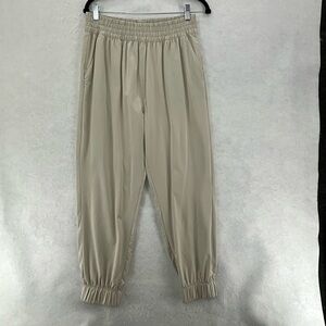 NWOT Vuori Villa Jogger VW493 Size Large Beach Sand